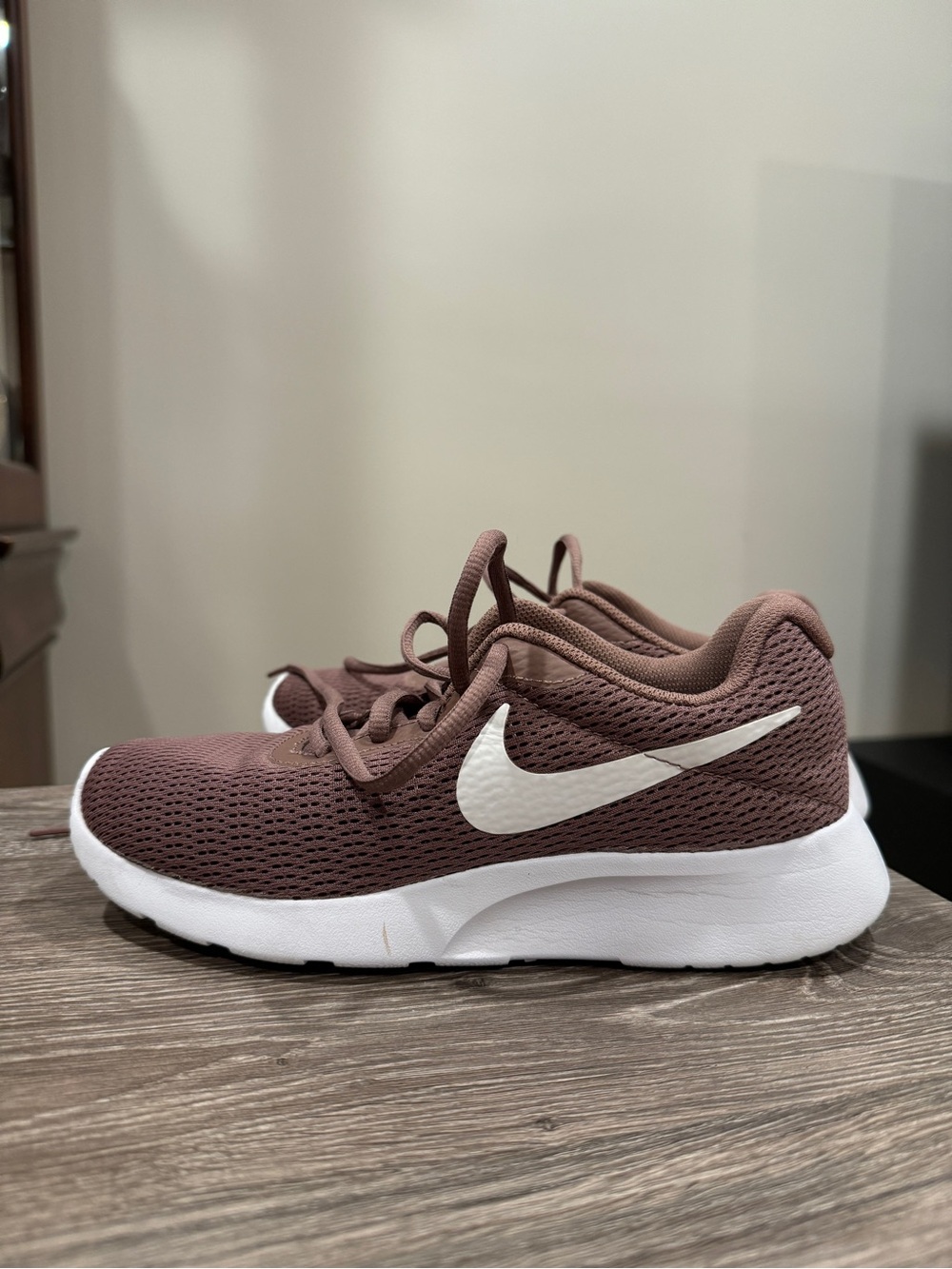 Nike Women’s Running Sneakers - Mauve/Rose Size 6 - Picture 2 of 9